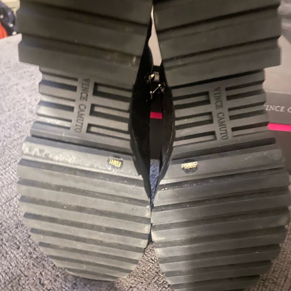 SOLD: Beautiful Vince Camuto boots! Like new!! - Picture 4 of 6